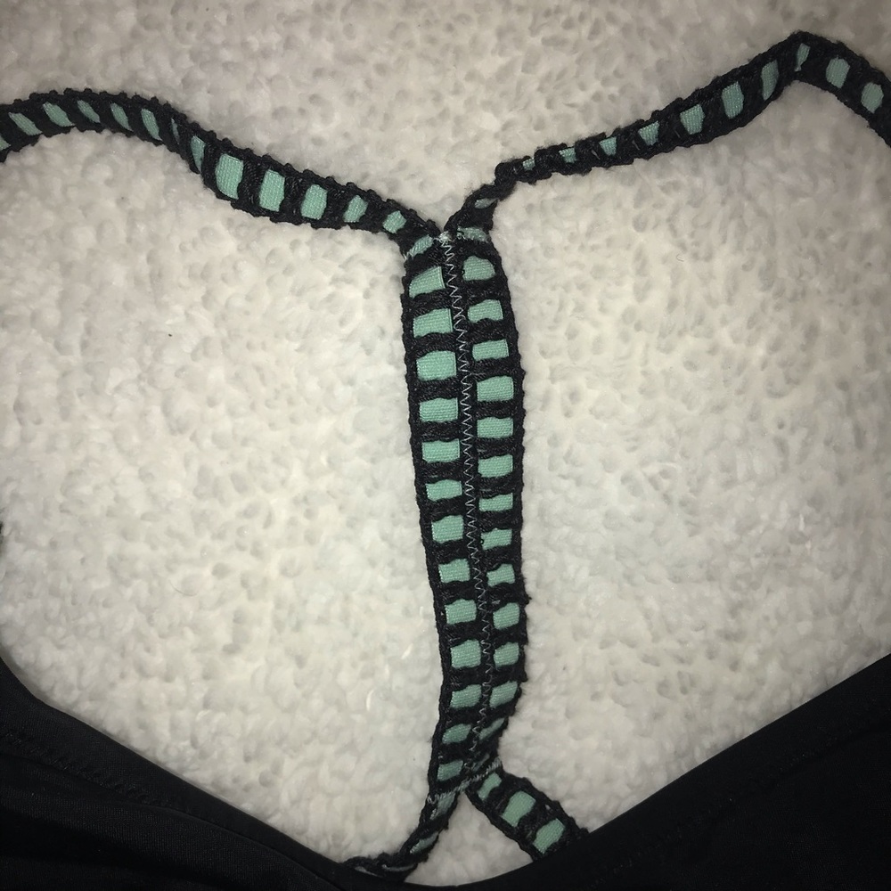 Victoria’s Secret Razorback Bikini Top - Picture 3 of 6